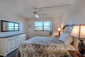 Bayshore Yacht & Tennis Club Luxury Condominiums