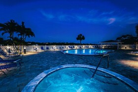 Bayshore Yacht & Tennis Club Luxury Condominiums