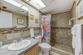 Bayshore Yacht & Tennis Club Luxury Condominiums