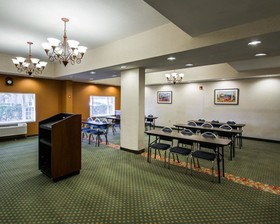Comfort Suites Airport