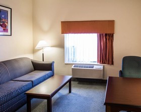 Comfort Suites Airport