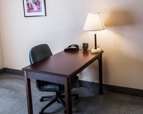 Comfort Suites Airport