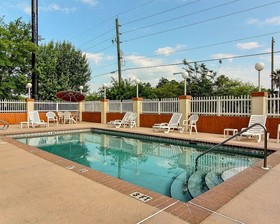 Comfort Suites Airport
