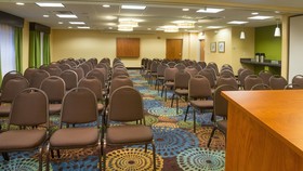 Holiday Inn Express & Suites Jacksonville SE- Med Ctr Area