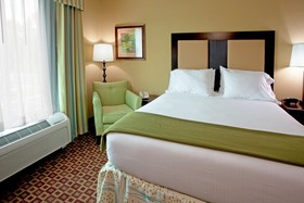 Holiday Inn Express Hotel & Suites Chaffee-Jacksonville West