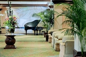 Jupiter Beach Resort & Spa