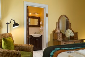 Tropical Inn