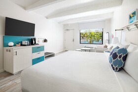 Blue Flamingo Resort Key West