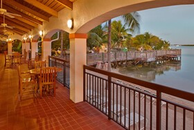 Courtyard Key West Waterfront