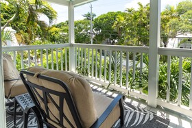 Frances Street Bottle Inn