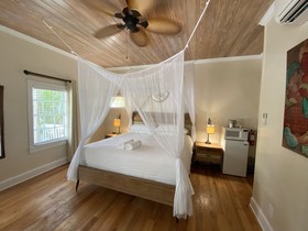 The Guesthouses at Southernmost Beach Resort