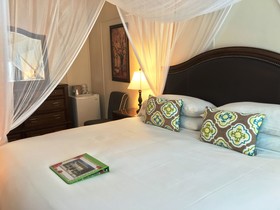 The Guesthouses at Southernmost Beach Resort