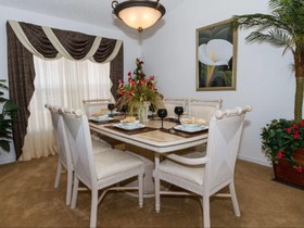 Cristine's Seasons Villa