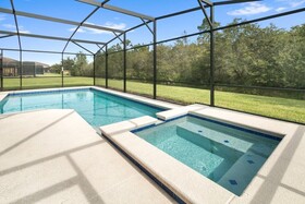 Marcus 6 Bedroom Villa by Redawning