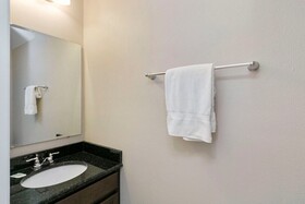 Marcus 6 Bedroom Villa by Redawning