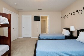 Marcus 6 Bedroom Villa by Redawning