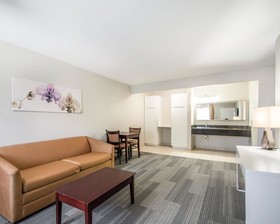 Quality Inn & Suites By the Parks