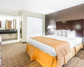 Quality Inn & Suites By the Parks