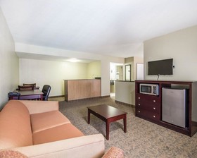 Quality Inn & Suites By the Parks