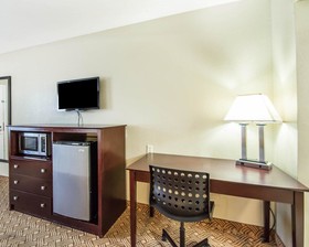 Quality Inn & Suites By the Parks