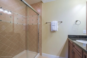 Reuinon by iHome Resort