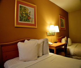 Roomba Inn & Suites Orlando