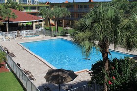 Roomba Inn & Suites Orlando