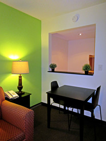 Roomba Inn & Suites Orlando