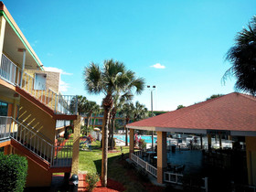 Roomba Inn & Suites Orlando