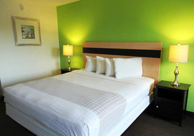 Roomba Inn & Suites Orlando