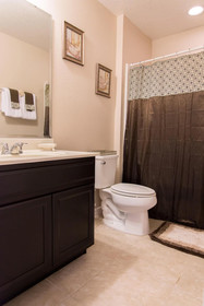 Trafalgar Retreat by Orlando Short Term