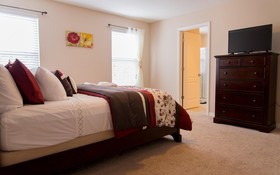 Trafalgar Retreat by Orlando Short Term