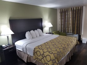 Baymont by Wyndham Lake City