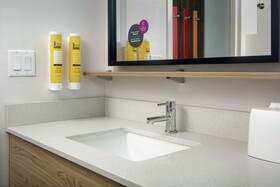 Tru by Hilton Lake City