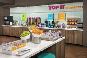 Tru by Hilton Lake City