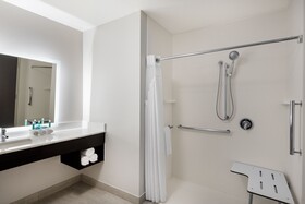 Holiday Inn Express & Suites Lakeland South