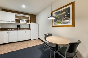 Suburban Studios Lakeland North I-4