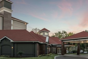 La Quinta Inn & Suites by Wyndham Orlando Lake Mary