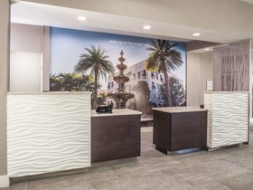 La Quinta Inn & Suites by Wyndham Orlando Lake Mary
