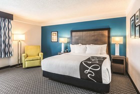La Quinta Inn & Suites by Wyndham Orlando Lake Mary