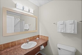 Days Inn by Wyndham Lamont