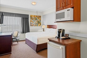 Days Inn by Wyndham Lamont