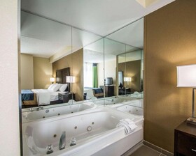 Comfort Inn & Suites Lantana - West Palm Beach South