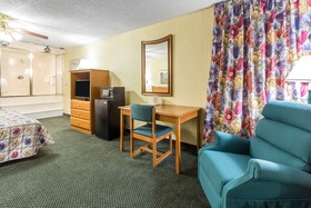 Econo Lodge Live Oak