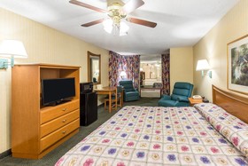 Econo Lodge Live Oak