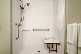 Holiday Inn Express & Suites Live oak