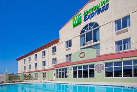 Holiday Inn Express & Suites Live oak