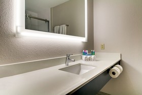 Holiday Inn Express & Suites Live oak