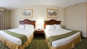 Holiday Inn Express & Suites Live oak