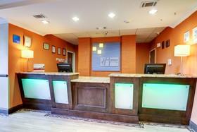 Holiday Inn Express & Suites Live oak